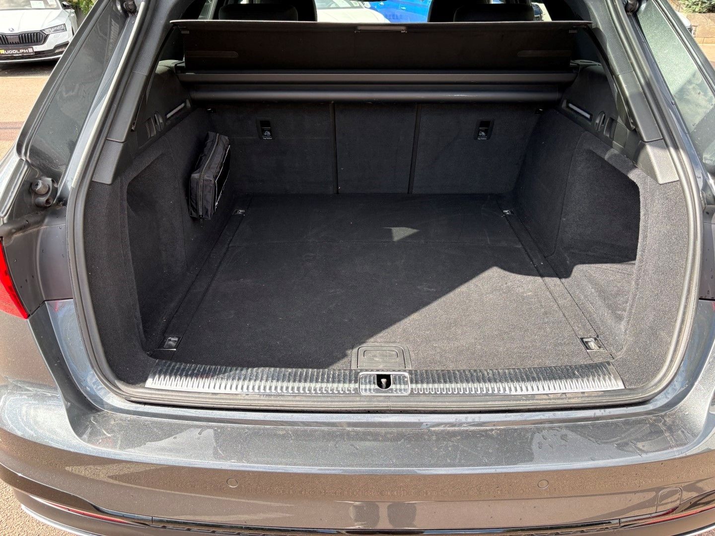 Audi A4 - Bild 9