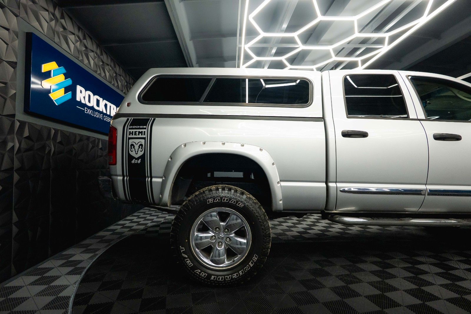 Fahrzeugabbildung Dodge RAM 5.7 V8 HEMI 4x4 OFFROAD MONSTERTRUCK LONGBED