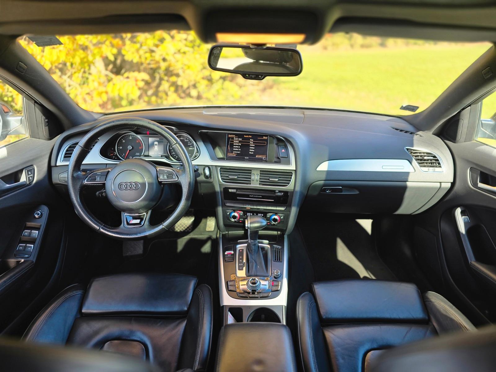 Audi Quattro 2012 — rear view
