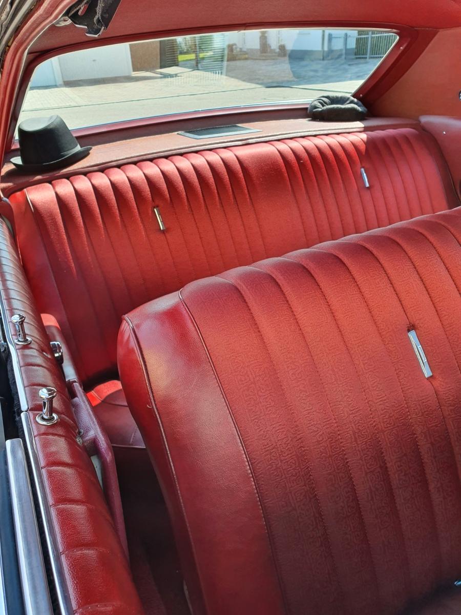 Ford LTD 4-Door Hardtop Sedan
