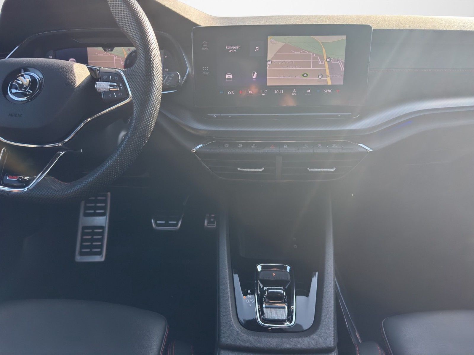 SKODA Octavia Combi 2.0 TSI RS DSG / PANORAMA / STHZG - Image 14