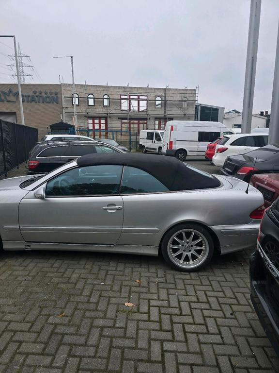 Mercedes-Benz CLK 230