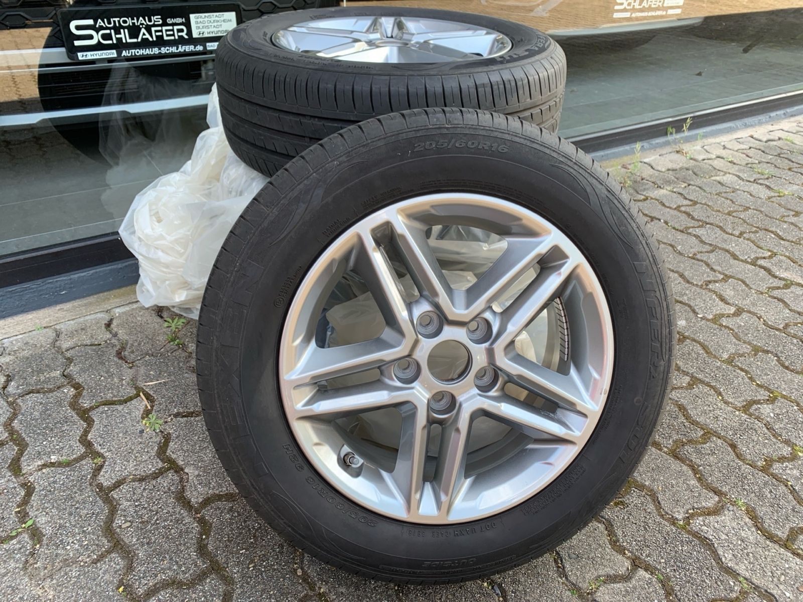 Fahrzeugabbildung Hyundai KONA 1.0 T-GDI Trend AHK Navi 8x bereift