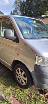 Volkswagen T5 Transporter- Bully sucht Schrauber /Exporteur - Volkswagen T5 Transporter in Wuppertal