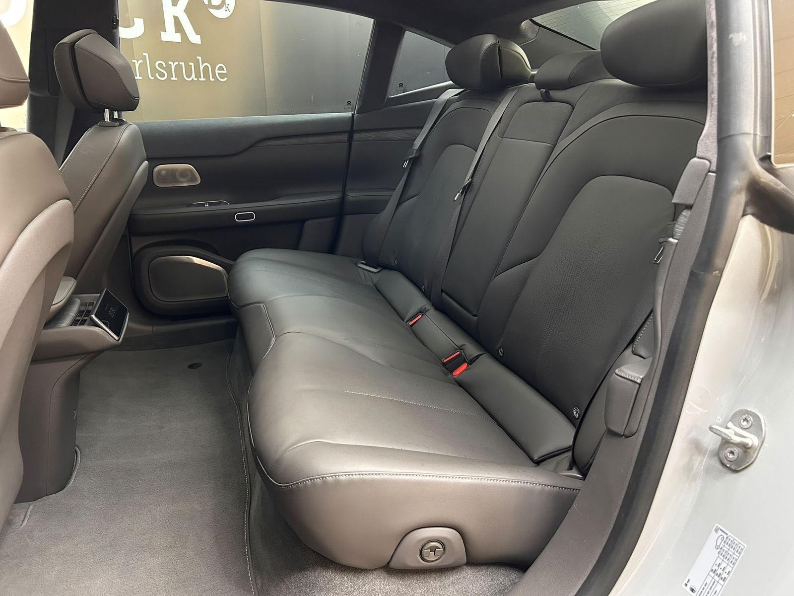 Fahrzeugabbildung NIO ET7 AWD BATTERI INKL PANO+HEAD+360+ACC+LED+AHK+