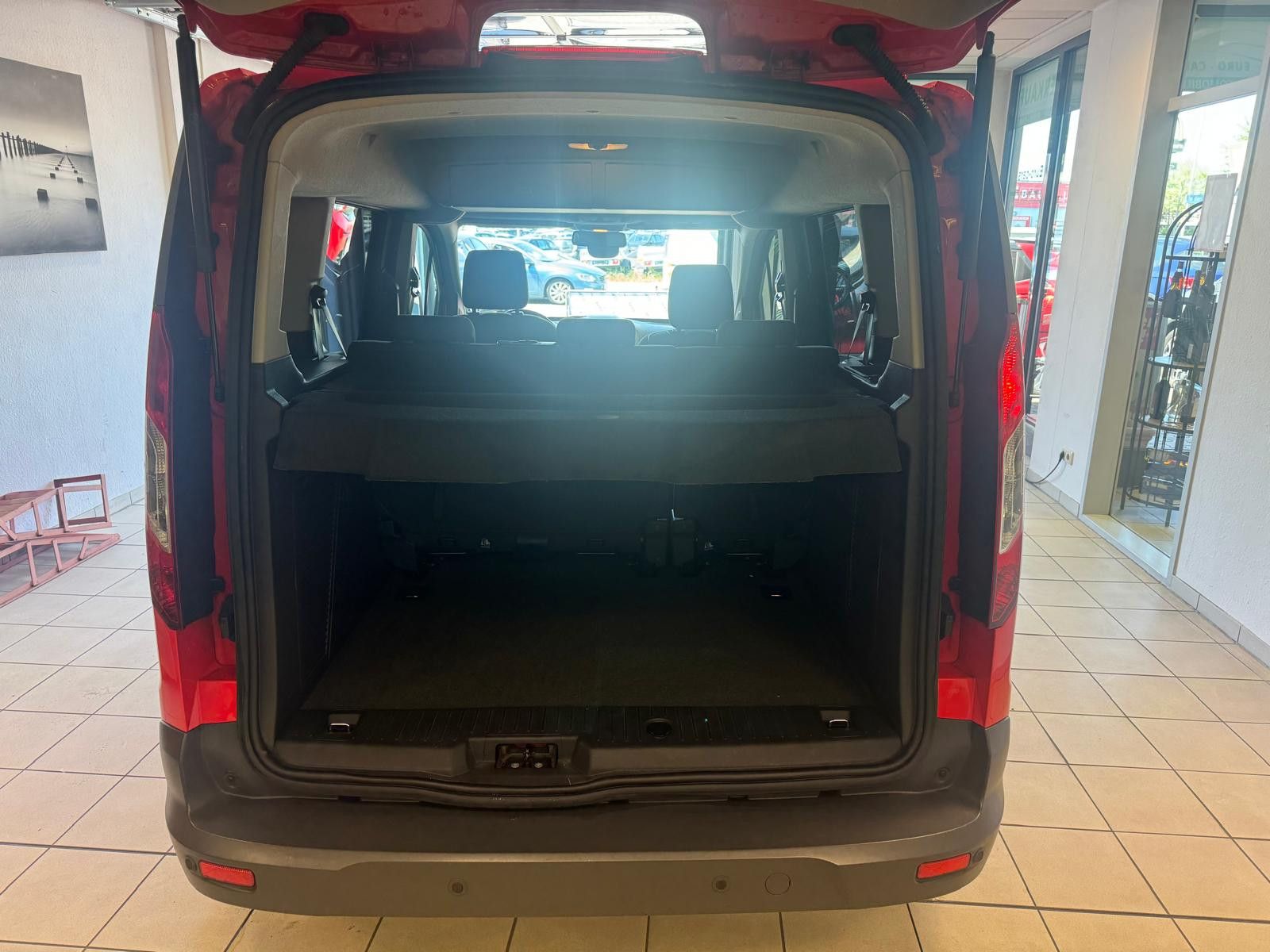 Fahrzeugabbildung Ford Tourneo Connect / KLIMA / PDC / WINTERPAKET