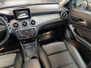 Mercedes-Benz GLA 200 7G-DCT Style *NAVI*XENON*SHZ*TEMPOMAT*