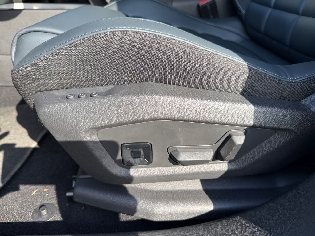 Fahrzeugabbildung Citroën e-C5 Aircross 210 Komfort-Range MAX *Schiebedach