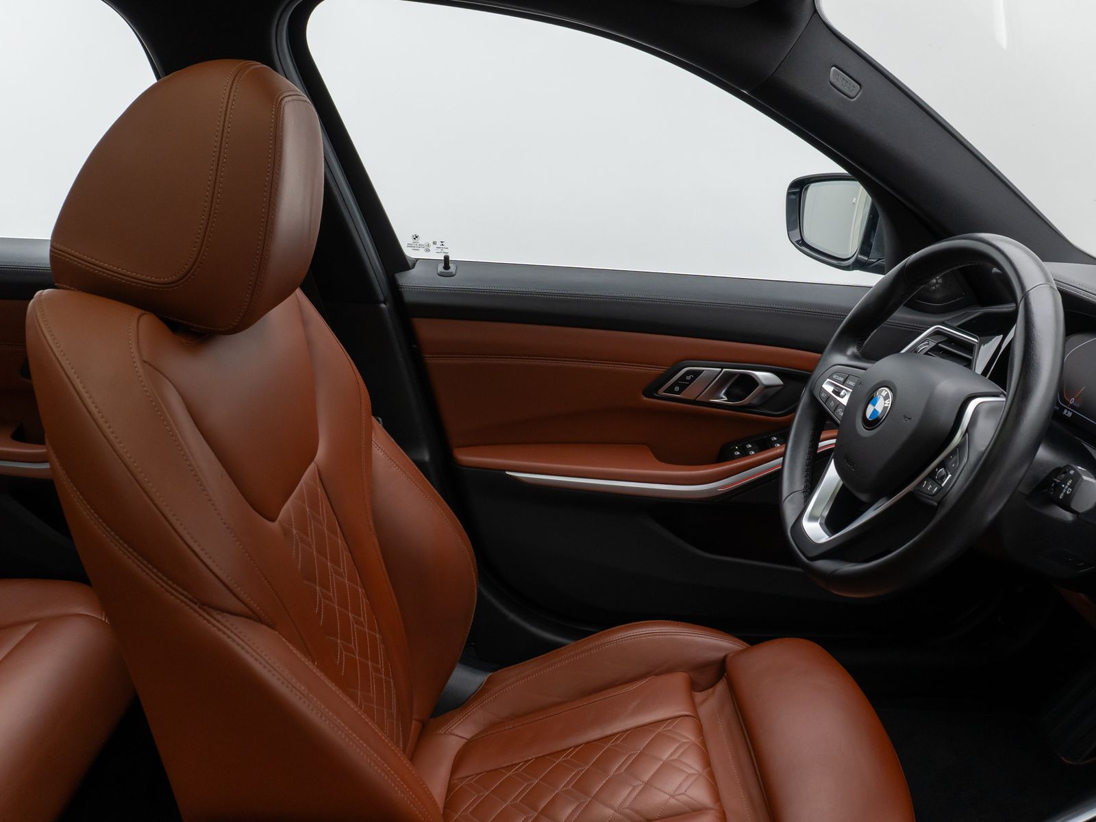 Fahrzeugabbildung BMW 320d Sport Line Panorama Kamera HUD DAB H/K AHK