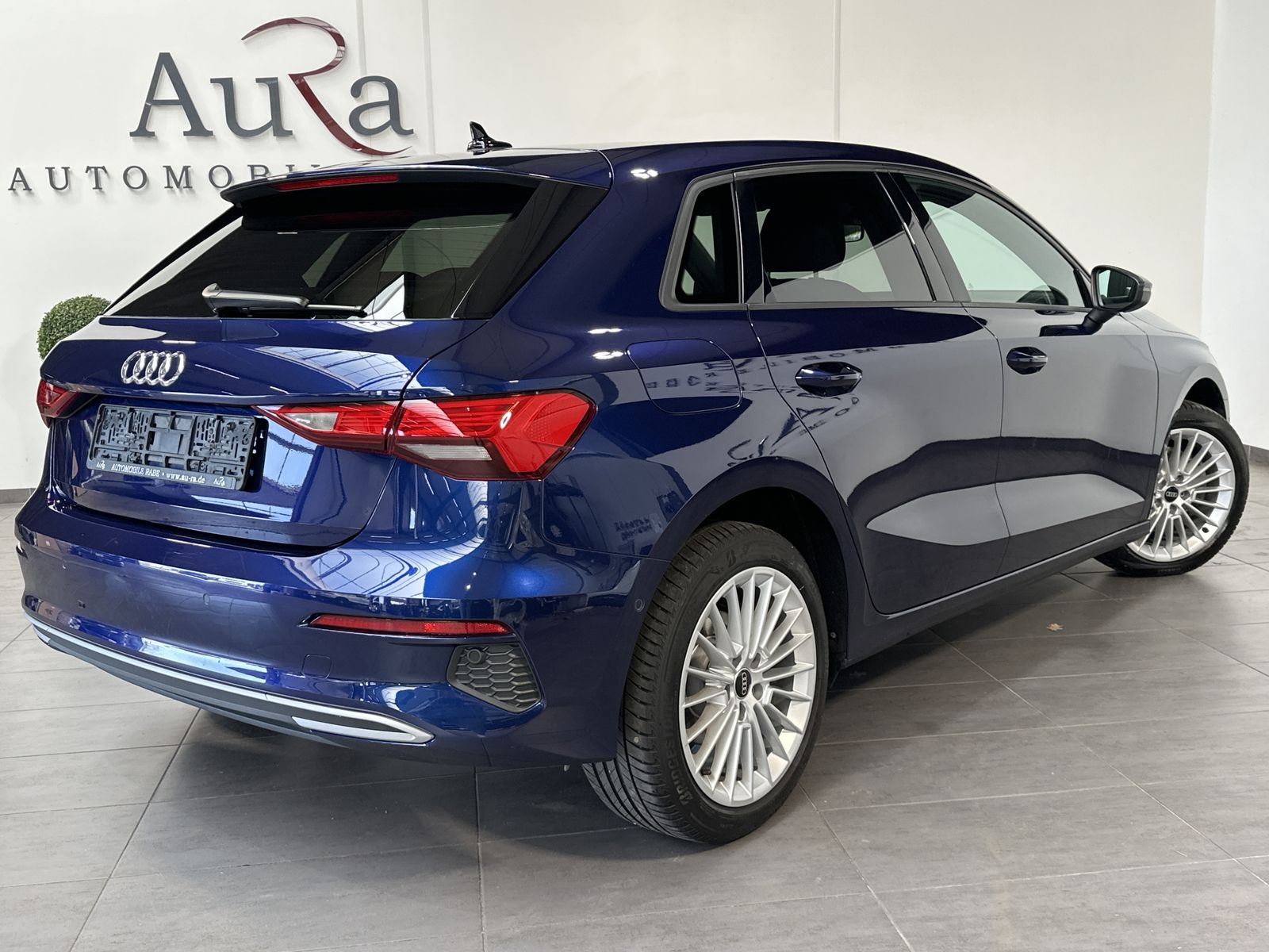 Fahrzeugabbildung Audi A3 SpB 40 TFSI e NAV+LED+PANO+CARPLAY+V-COCKPIT