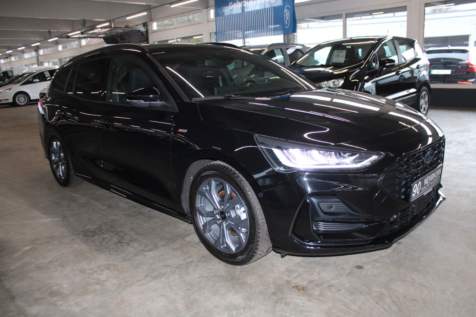 Fahrzeugabbildung Ford Focus ST-Line X Aut. LED ACC Leder Pano HUD Wint