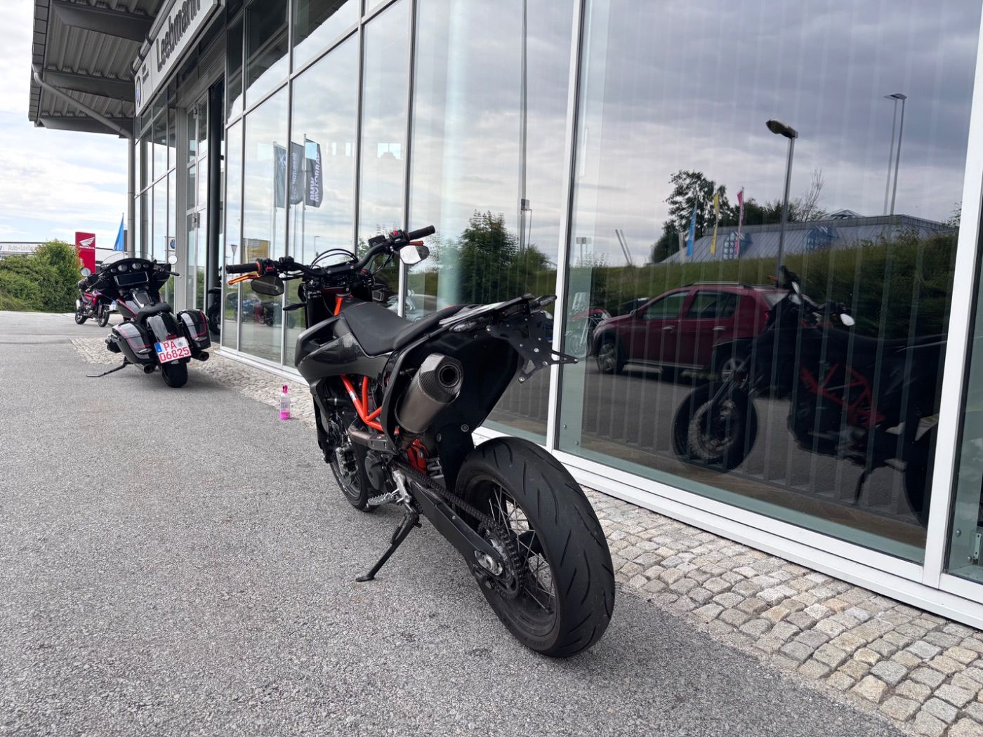 Fahrzeugabbildung KTM 690 SMC R, Sportauspuff, Lenkerendspiegel QS, LE