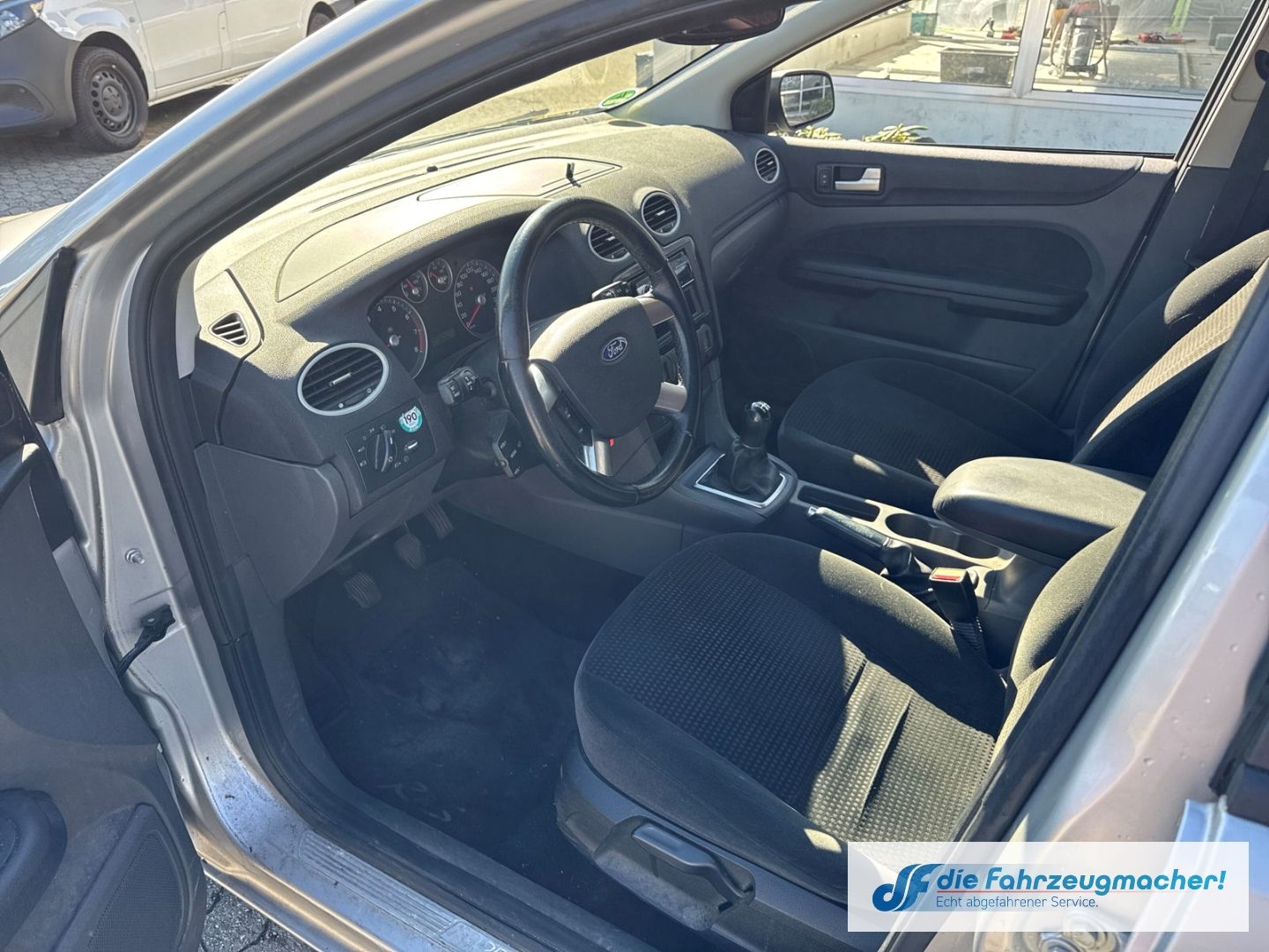 Fahrzeugabbildung Ford Focus Turnier Ghia Xenon Klimaautom *EXPORT