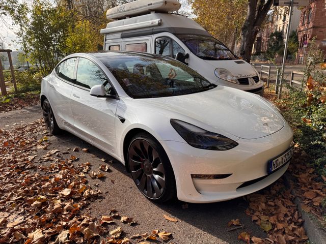 Tesla Model 3 Allradantrieb mit Dualmotor Performa...