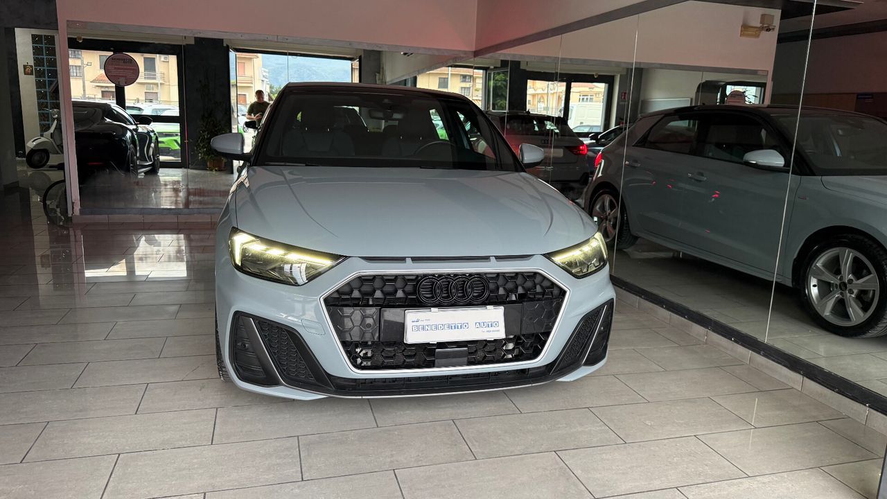Audi A1 SPB 30 TFSI S tronic Identity Black imagem 3