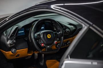 صورة 2 لـ 2016 Ferrari 488 GTB