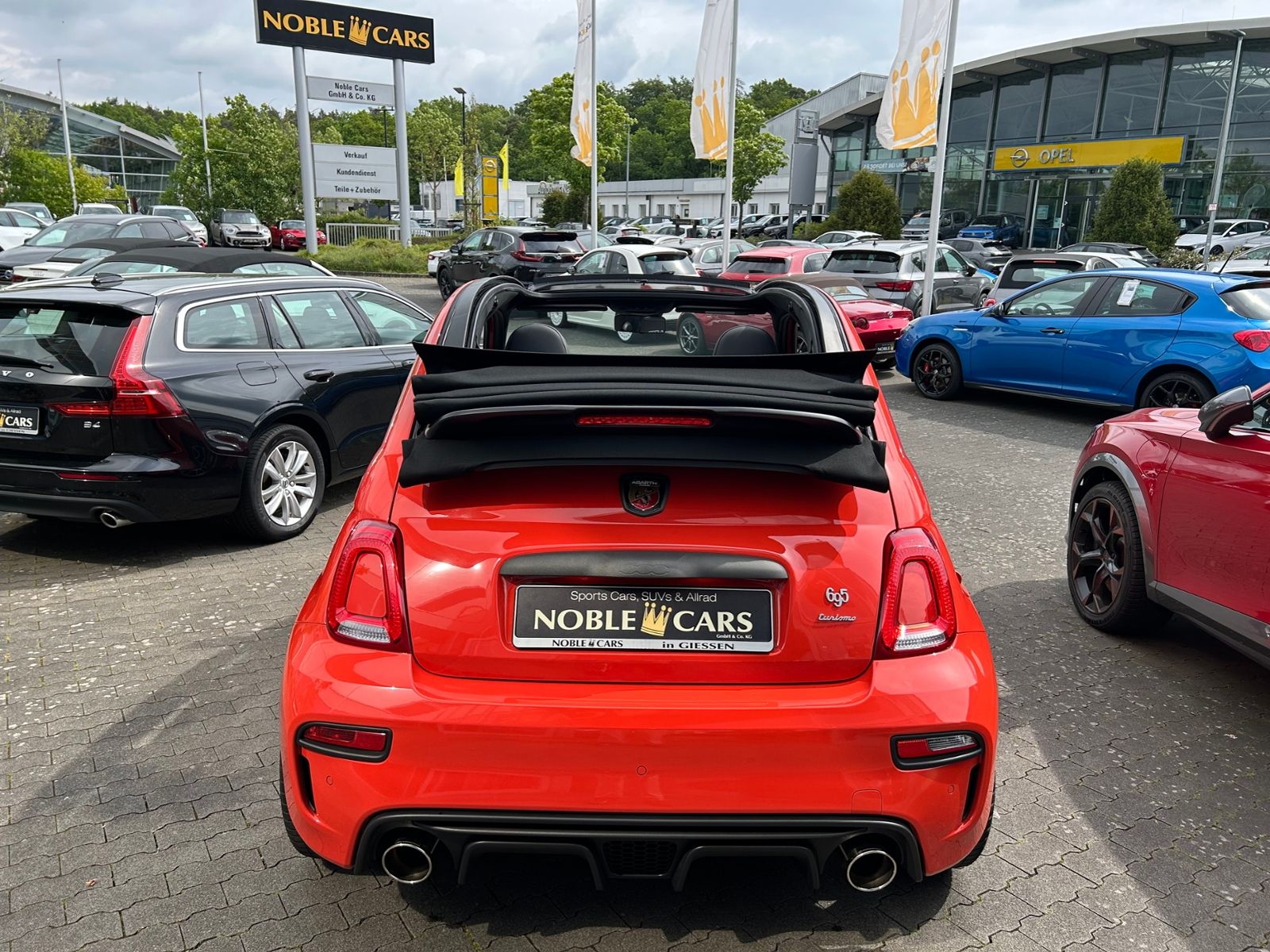 Fahrzeugabbildung Abarth 695C Cabrio Turismo BEATS NAV LEDER ALU