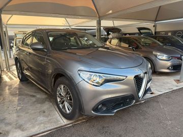 Alfa-Romeo Stelvio - 2