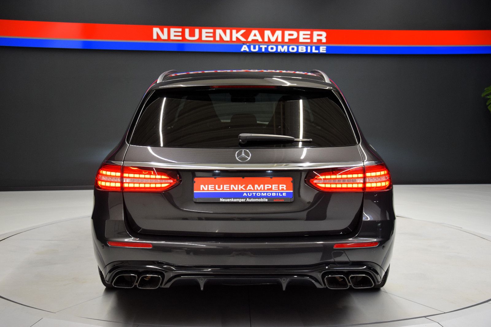 Fahrzeugabbildung Mercedes-Benz E 63 s AMG T 4Matic+ 360° ACC Perf. Sitze Burme.