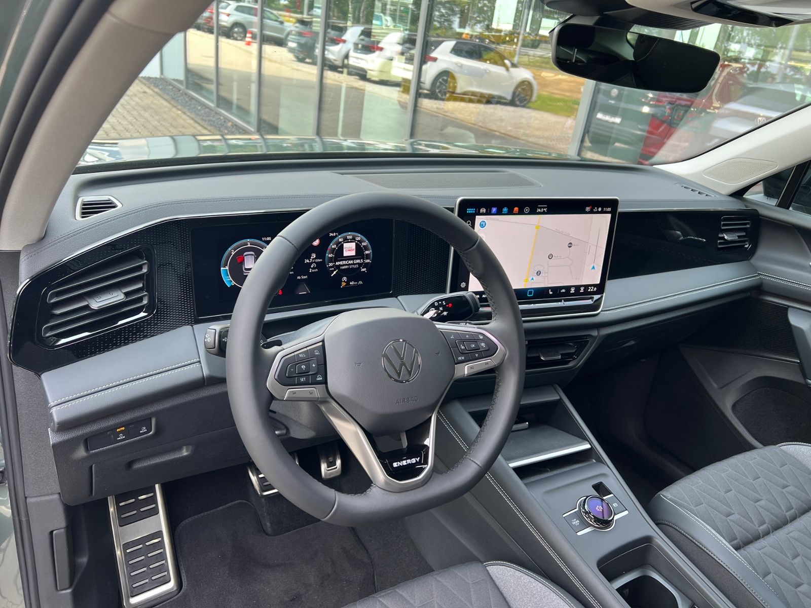 Fahrzeugabbildung Volkswagen Tiguan  ENERGY 2.0 TDI DSG *AHK, Navi, Ganzjahre