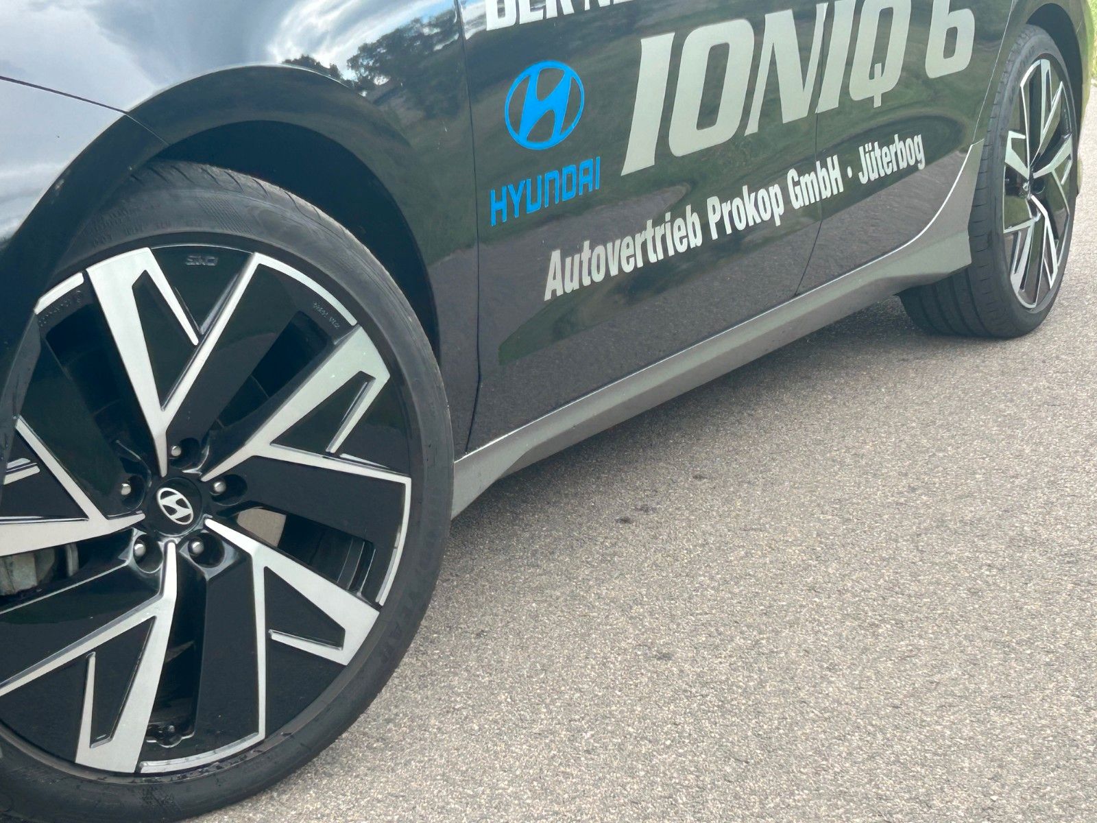 Fahrzeugabbildung Hyundai IONIQ 6  UNIQ 239kW *RW583KM*MatrixLED*HeUp*360°