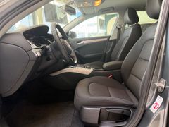 AUDI A4 Ambiente 1.HAND/AUTOMATIKI/SHZ/XENON/TRAUM!!!