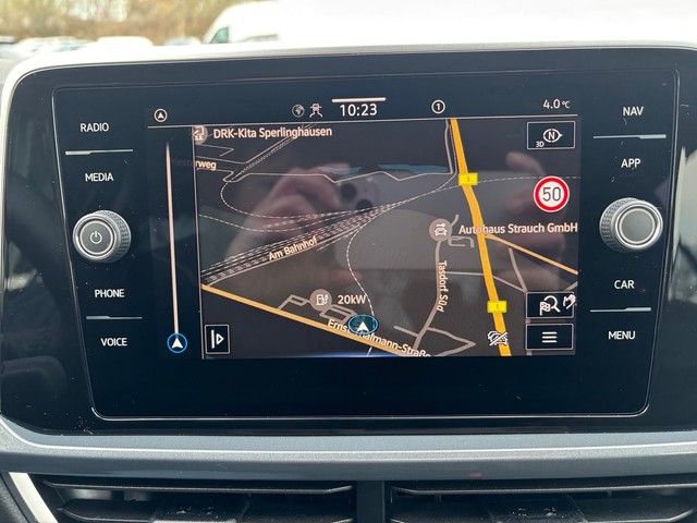 Fahrzeugabbildung Volkswagen T-Roc  1.5TSI DSG Style AHK+GJR+KAMERA+SHZ+NAVI+