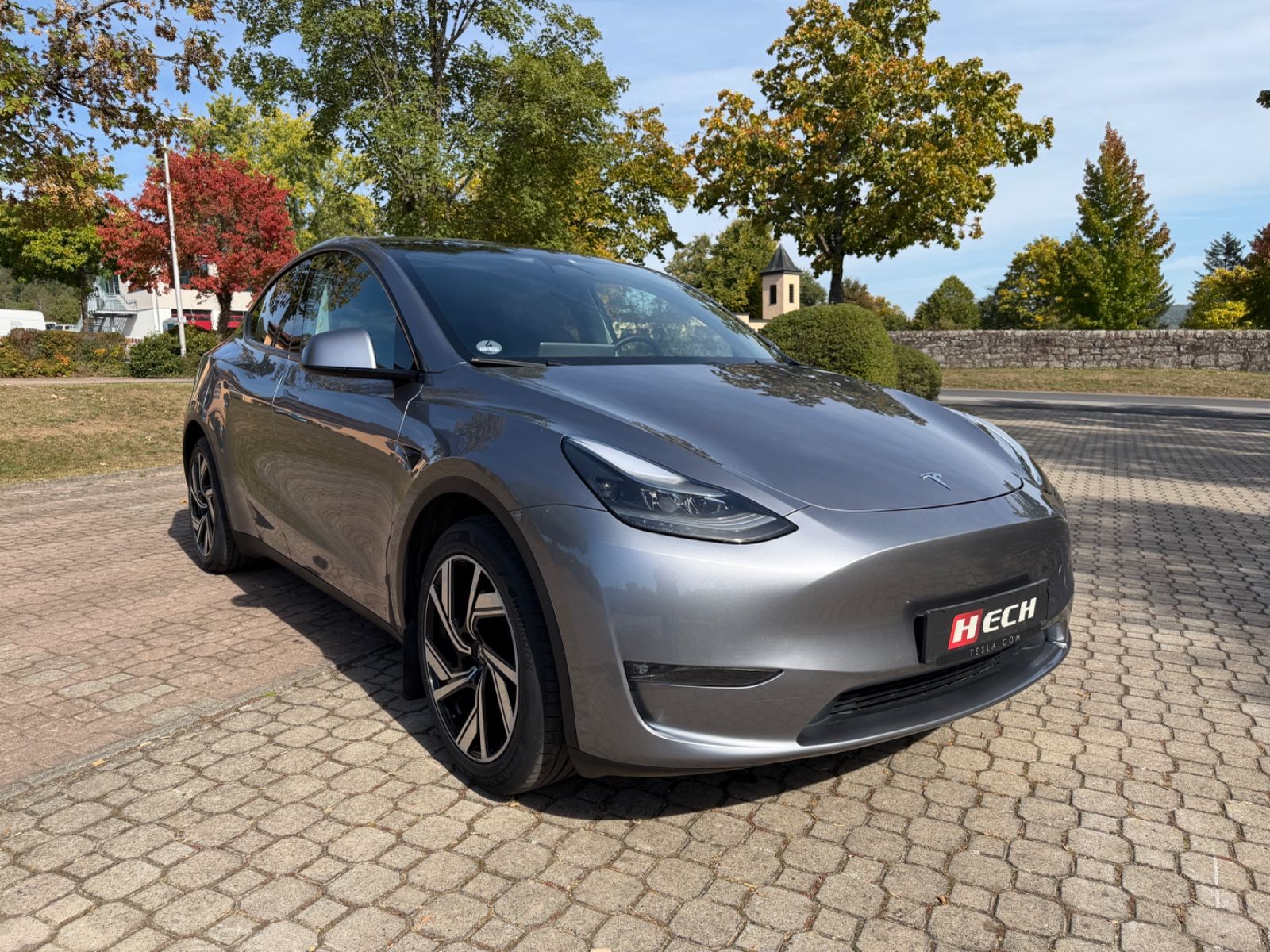 Tesla Model Y Long Range AWD Enh. Autop. AHK SOH 93,8% imagem 3