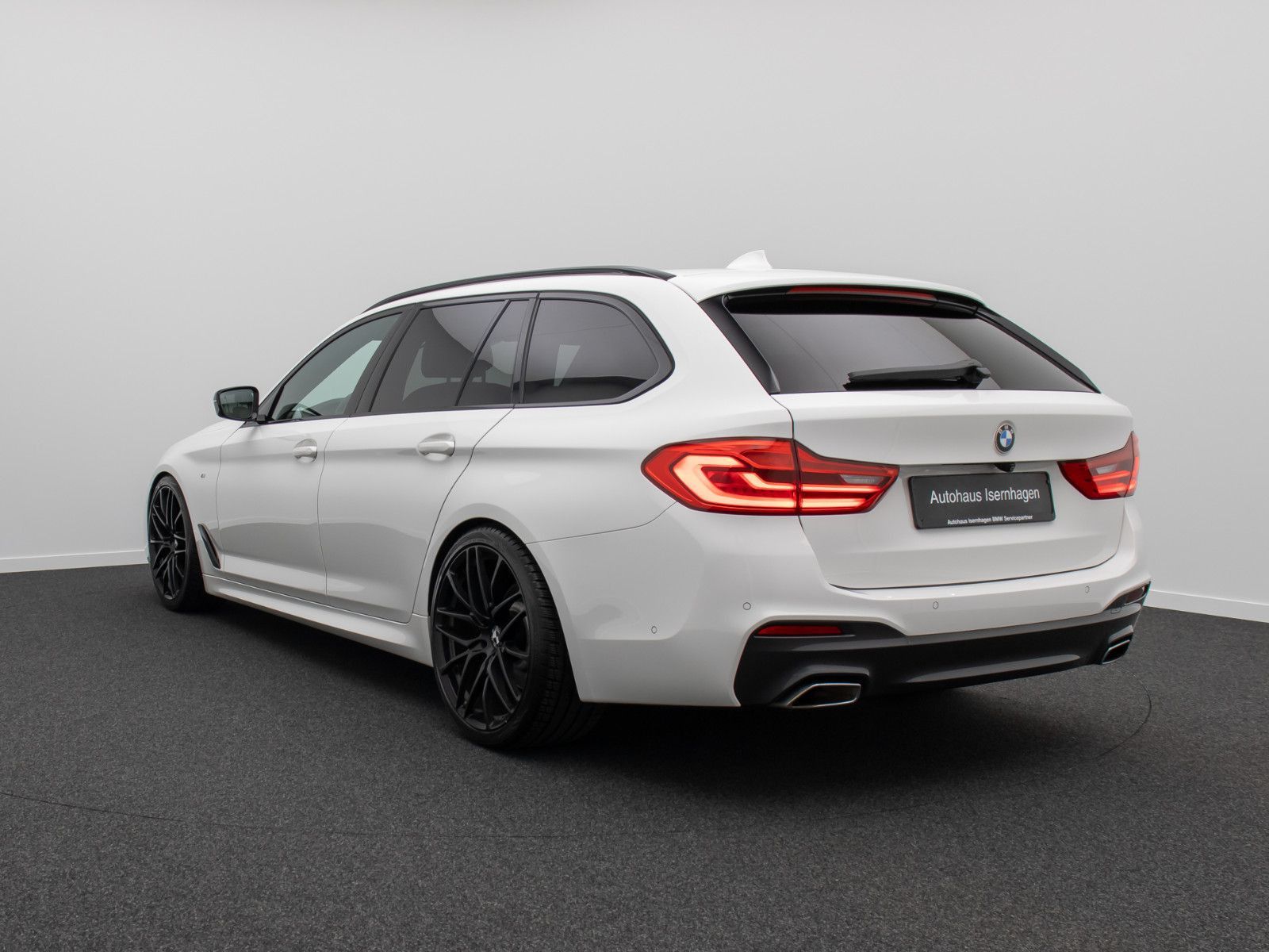 Fahrzeugabbildung BMW 520d M Sport ACC Kamera LED Memory DisplKey 20"