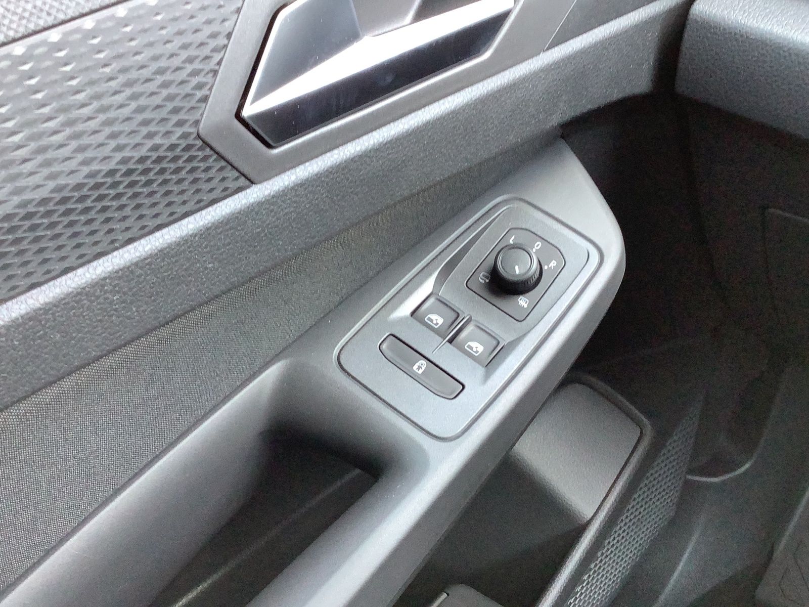 Fahrzeugabbildung Volkswagen Caddy TDI Life LED NAVI PDC GRA REAR VIEW
