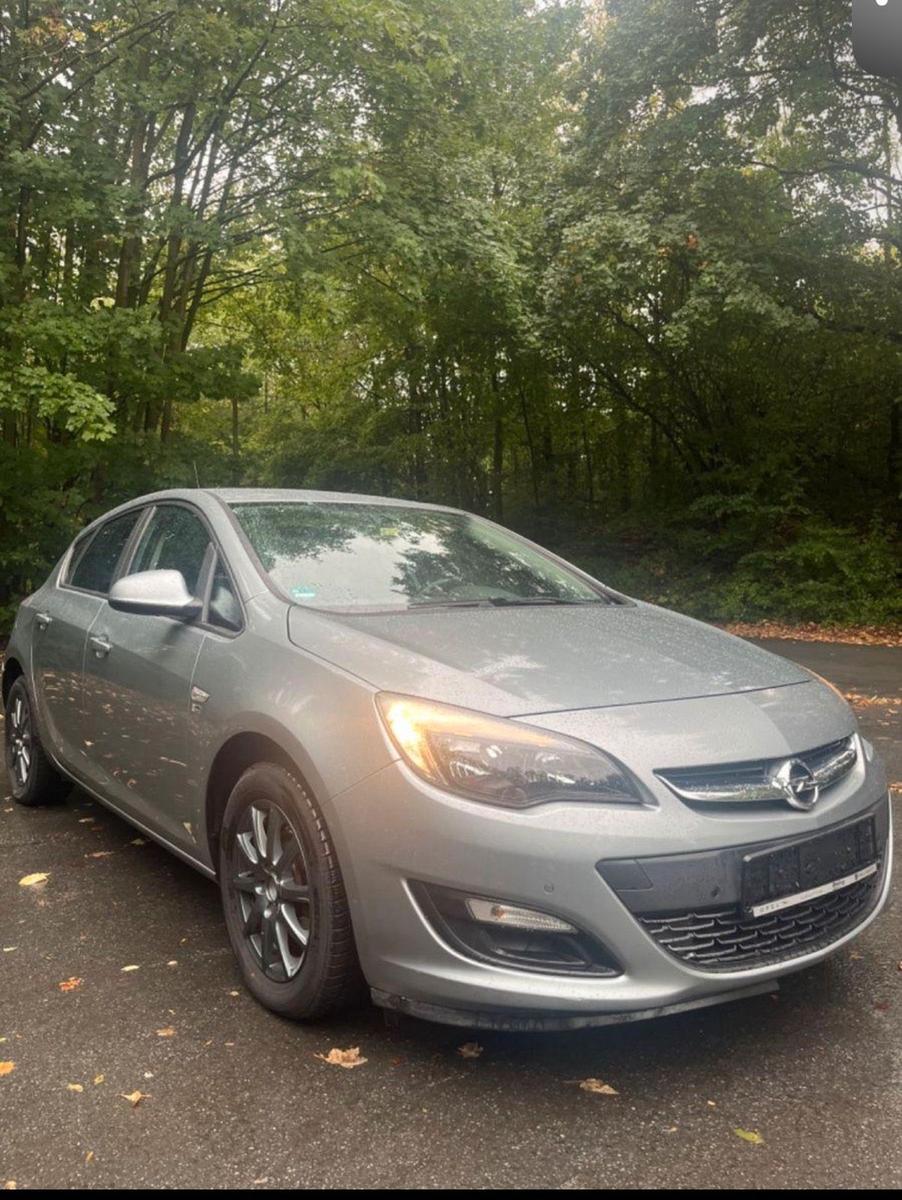 Opel Astra, 2012