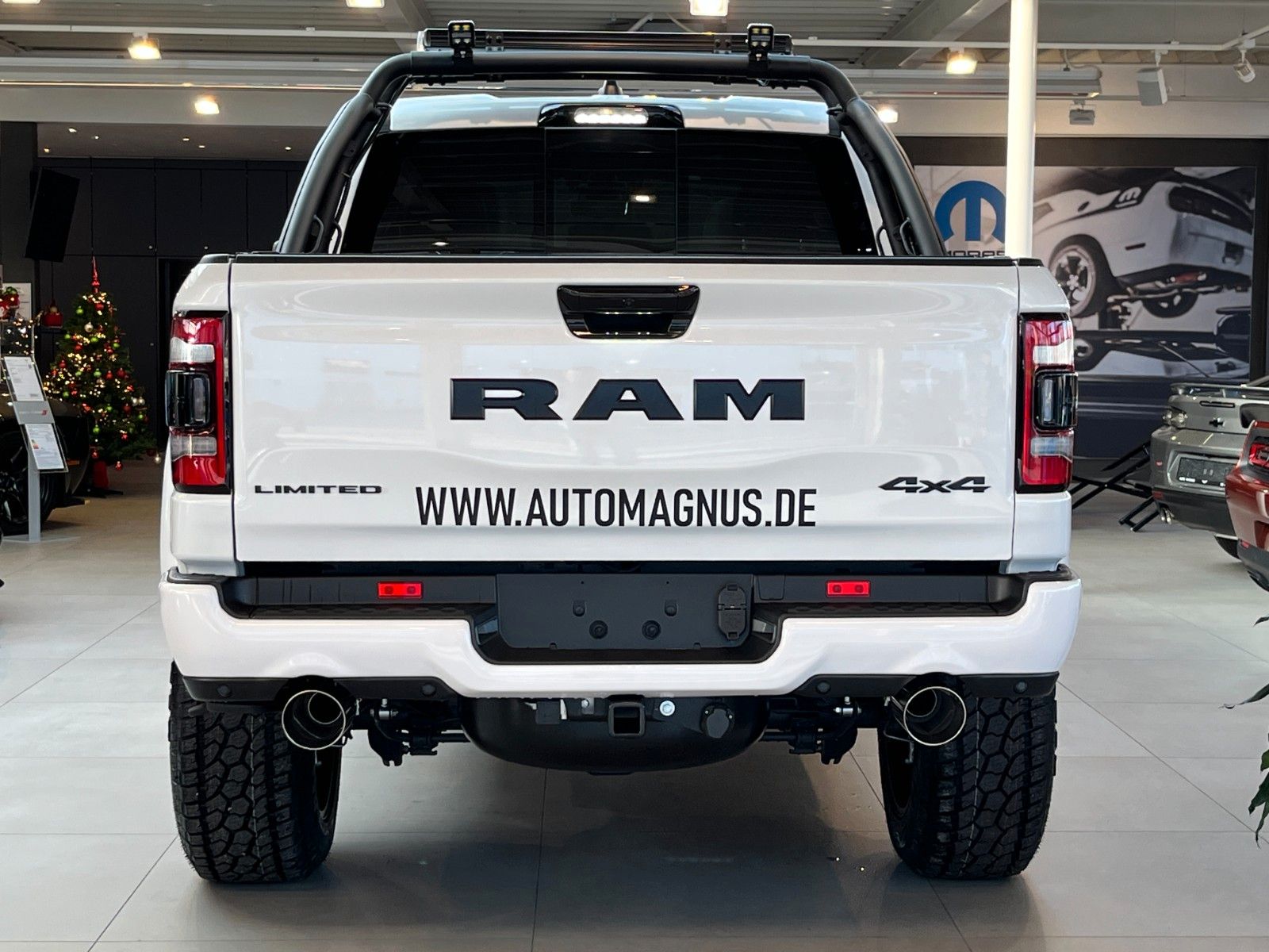 Fahrzeugabbildung Dodge RAM 1500 Limited Night "Arctic Warrior"