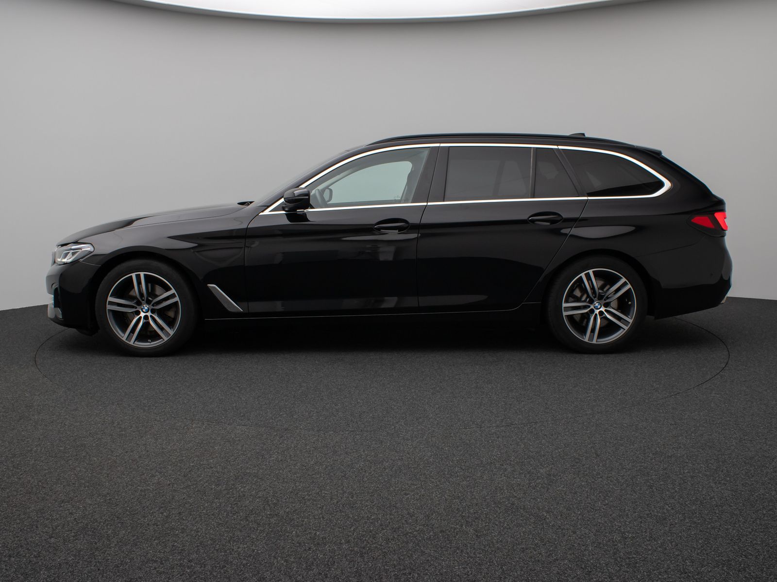 Fahrzeugabbildung BMW 520d xD Kamera Laser HUD DAB HiFi Stop&Go MSport
