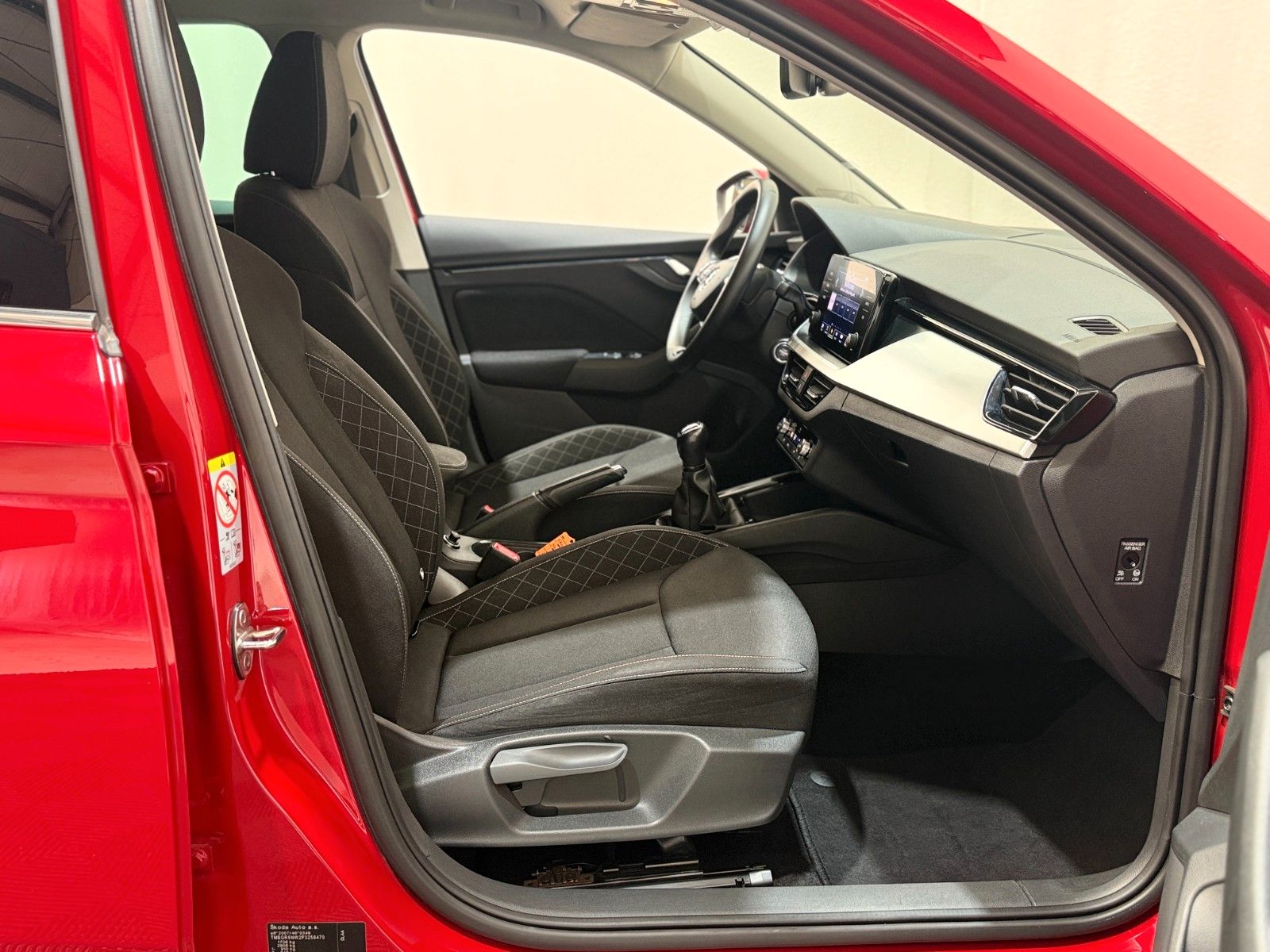 Fahrzeugabbildung SKODA Kamiq Ambition 1.0TSI / Android-Apple CarPlay