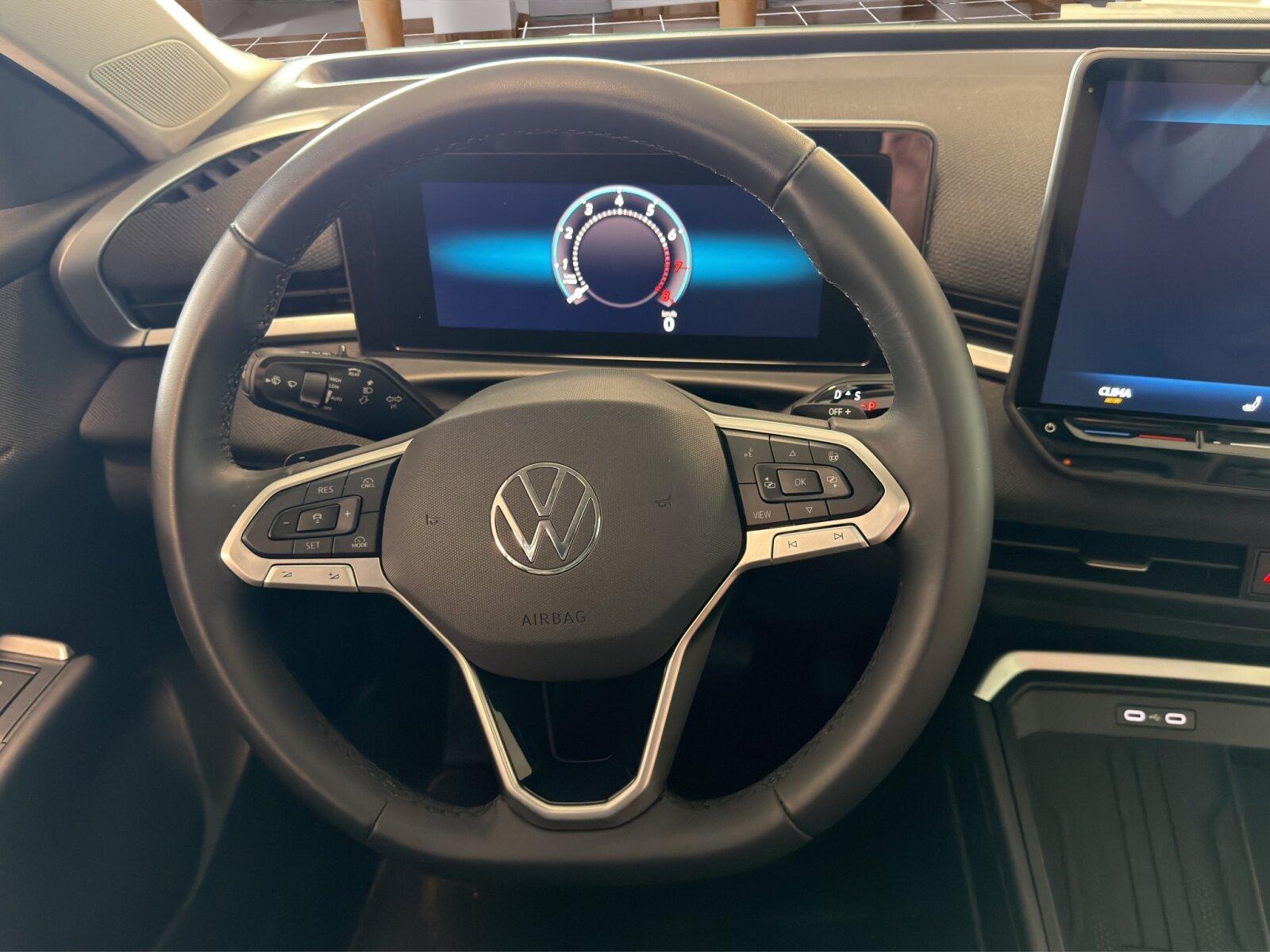 Volkswagen T-Roc Life 1.5 eTSI DSG ACC APP Kamera, миниатюра 16