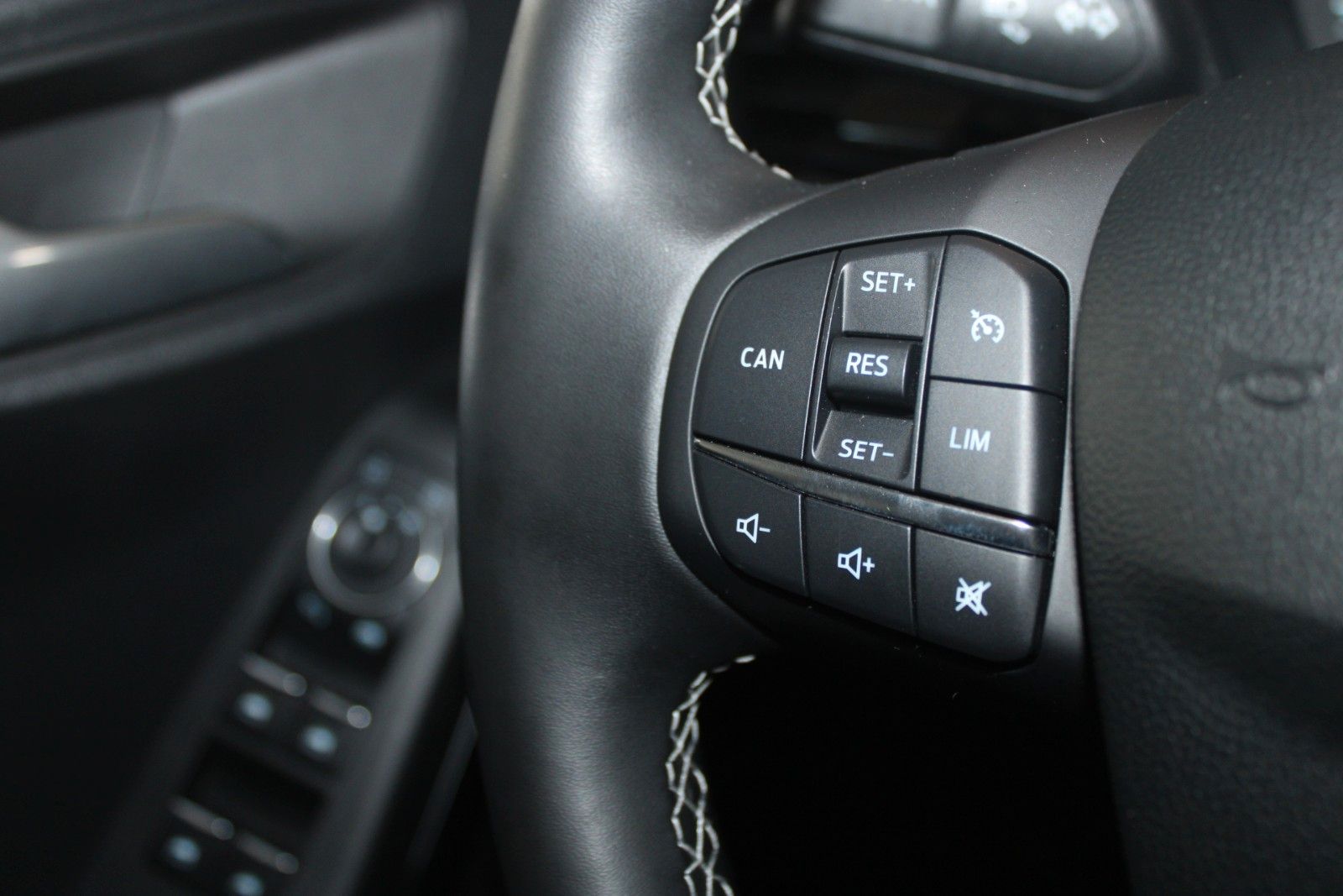 Fahrzeugabbildung Ford Puma MHEV Titanium LED Sicherheits + Winter Pak.