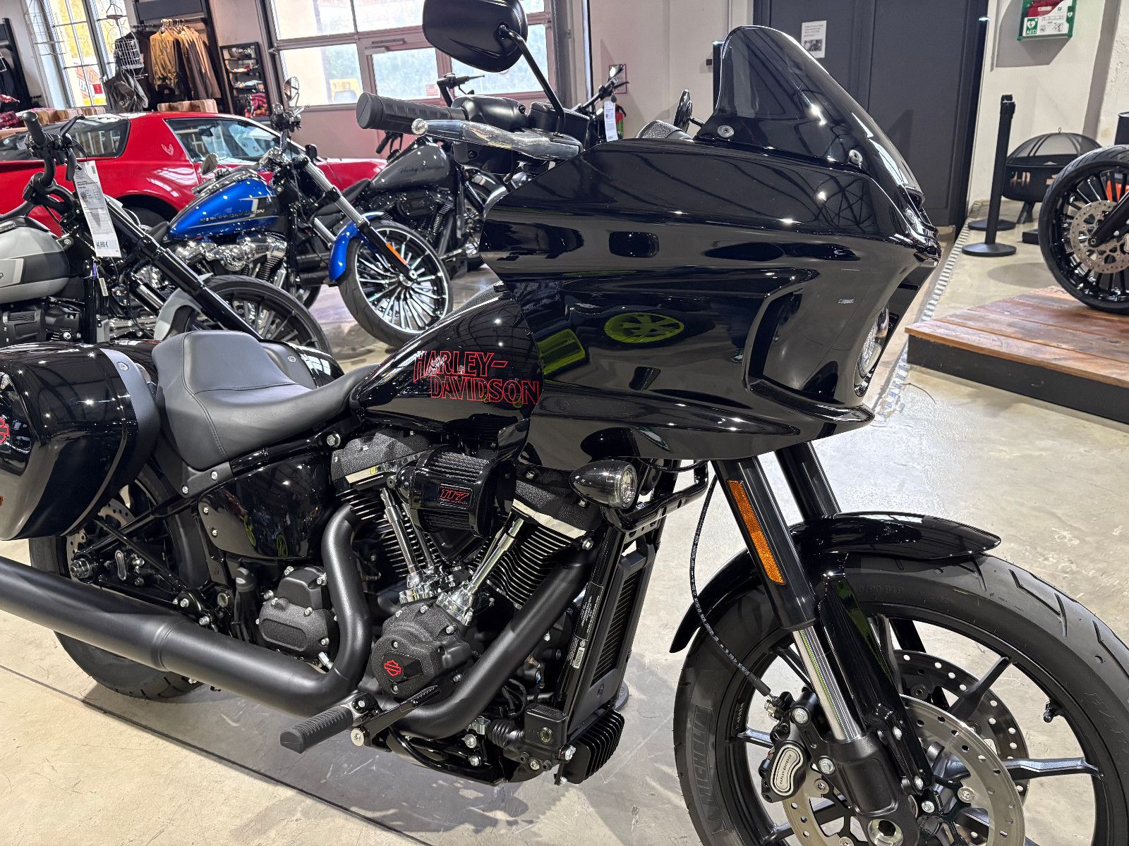 Fahrzeugabbildung Harley-Davidson FXLRST Low Rider ST 117cui High Output