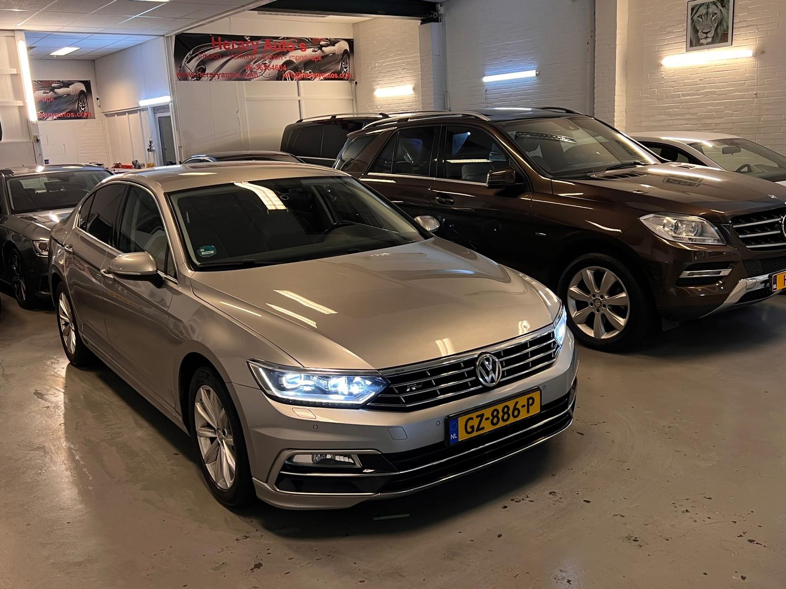 Volkswagen Passat 1.6 TDI R-LINE SEDAN NAVI LEDER