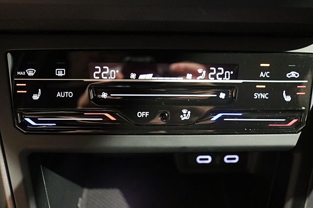 Taigo R-Line 1.5l TSI 150PS DSG IQ.LIGHT AHK NAV
