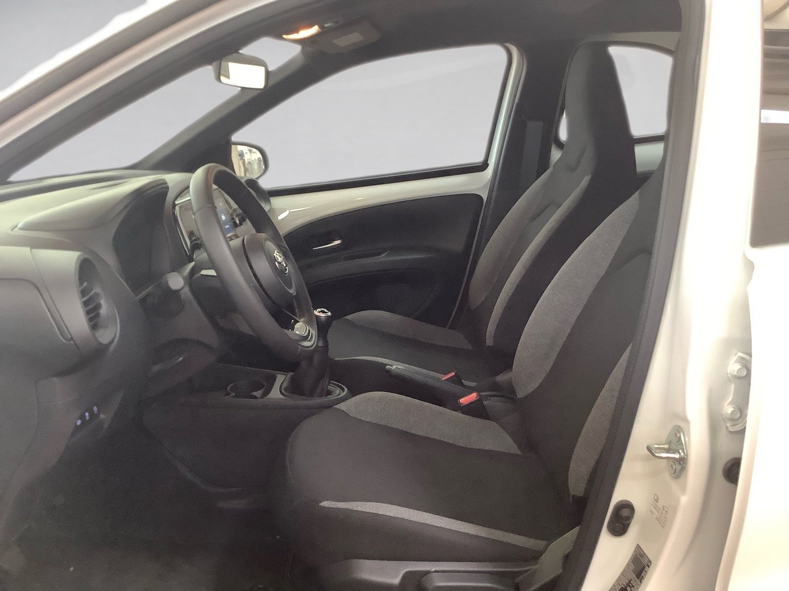 Fahrzeugabbildung Toyota Aygo X 1.0 Business Edition Navi,SHZ,SoundSys,AC