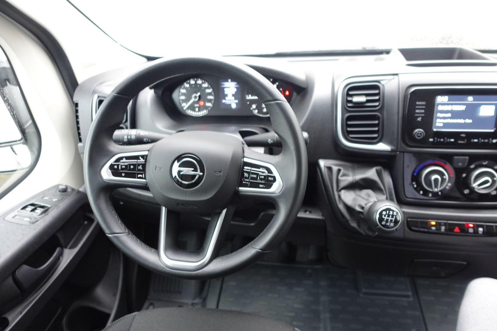 Fahrzeugabbildung Opel Movano Kasten L2H2 BlueHDI 180 Kamera,Standhzg.
