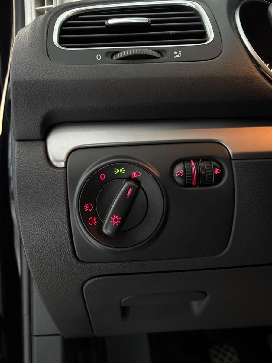 Fahrzeugabbildung Volkswagen Golf VI Variant 1.6 TDI