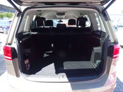 Fahrzeugabbildung Volkswagen Touran Highline BMT/Start-Stopp DSG **LED / NAVI