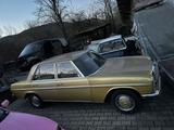 Mercedes-Benz /8 W115 230.6 (1975) - FAHRB... - Mercedes-Benz 230 mit Benzin-Antrieb: Limousine, 6.8
