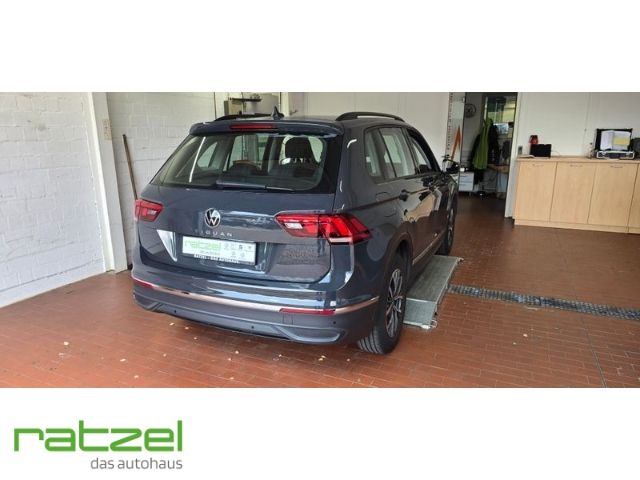 Fahrzeugabbildung Volkswagen Tiguan Life 1.5 TSI Navi LED ACC Apple CarPlay A
