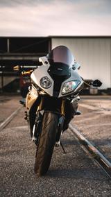 BMW S1000RR - BMW R100R