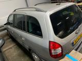 Opel Zafira 1.8-16V Comfort Navigator - Opel Zafira Comfort mit Benzin-Antrieb