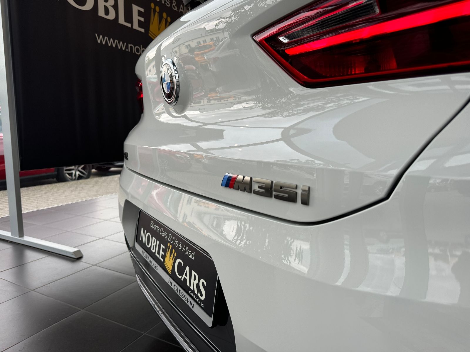 Fahrzeugabbildung BMW X2 M35 i Allrad M Sport HUD LED NAV SHZ