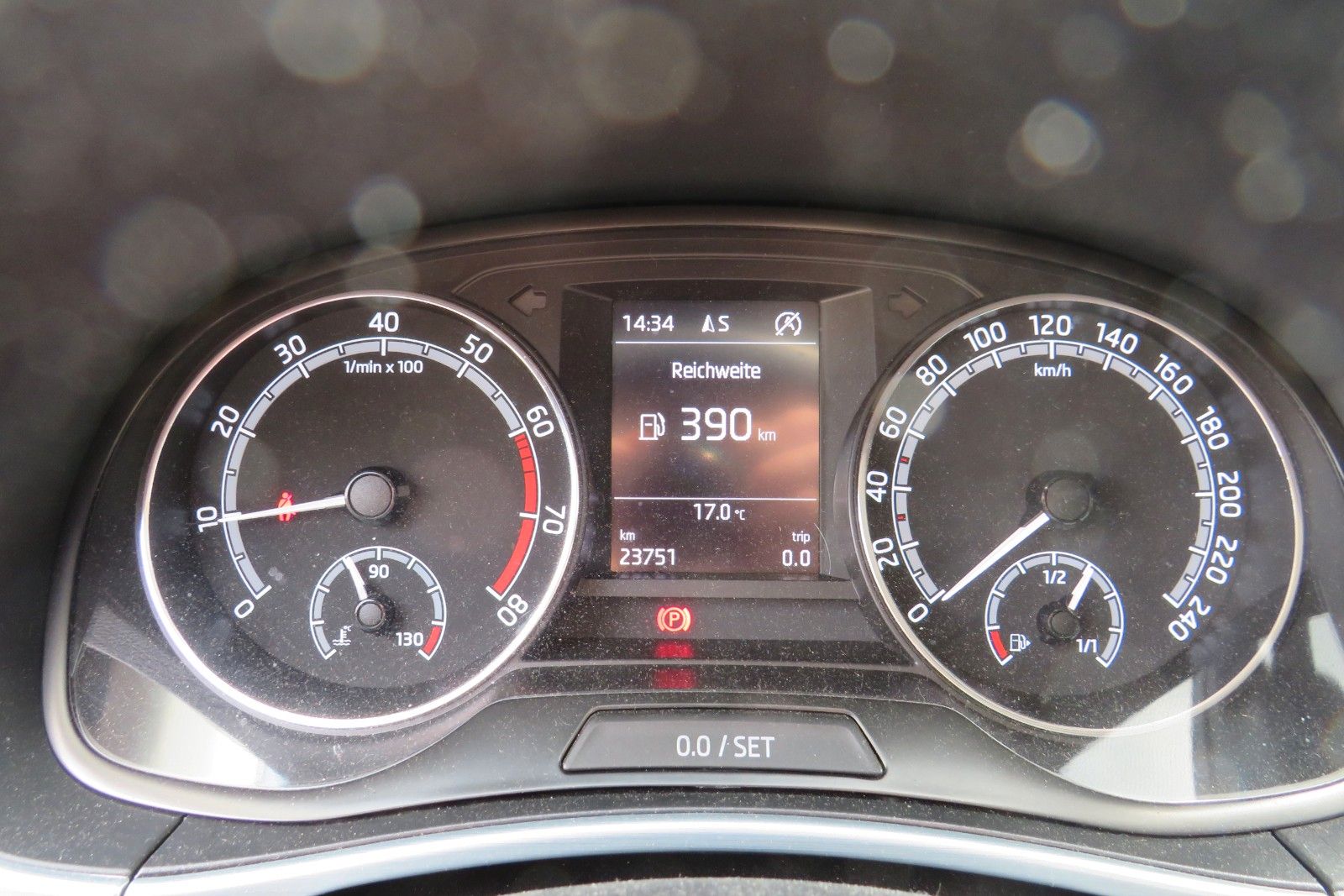 Fahrzeugabbildung SKODA Fabia Combi Ambition NAVI PDC GJ SITZH APP 1.HD