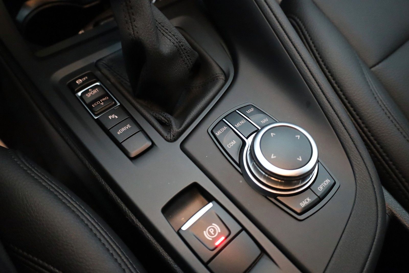 Fahrzeugabbildung BMW X1 xDrive 25e Advantage,Leder,Navi,HUD,Kamera,SH